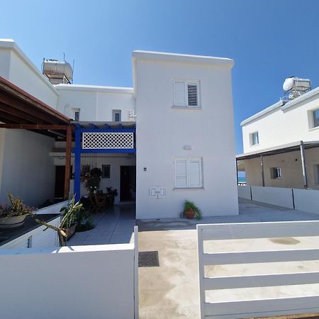 Ammos Beachfront Villa Paradise Ларнака Экстерьер фото