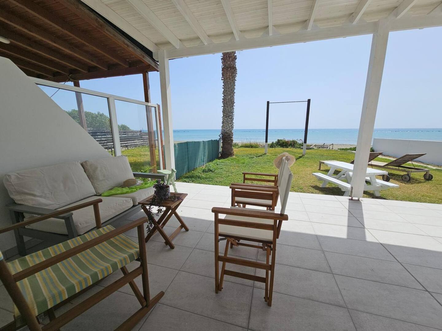 Ammos Beachfront Villa Paradise Ларнака Экстерьер фото