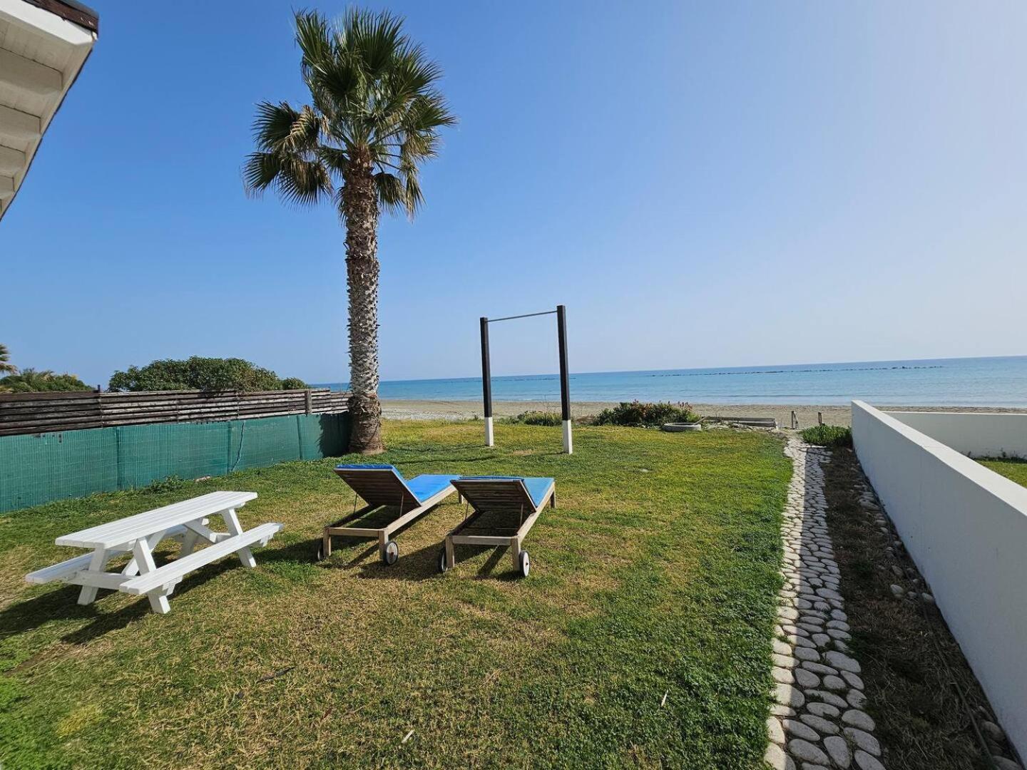 Ammos Beachfront Villa Paradise Ларнака Экстерьер фото