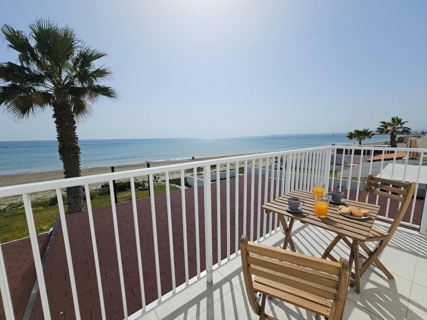 Ammos Beachfront Villa Paradise Ларнака Экстерьер фото